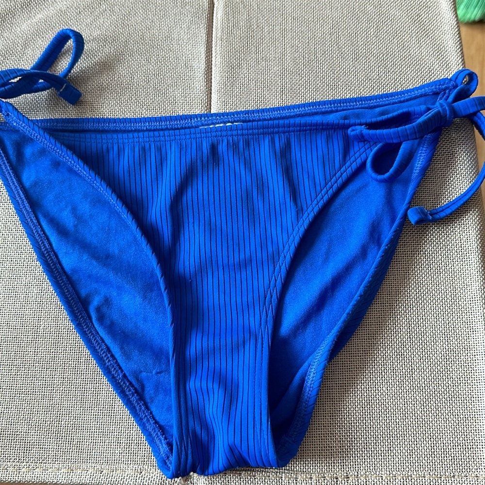 bikini set - Picture 2 of 2